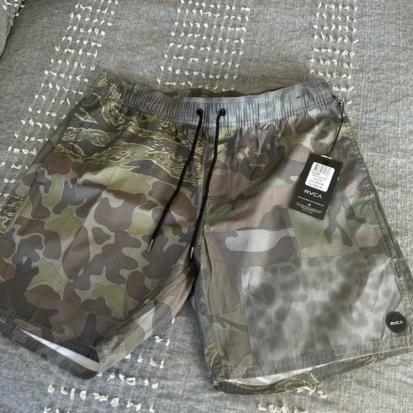 Rvca brand new with tags men’s size medium shorts - Picture 2 of 3